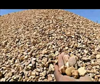 WE SUPPLY COMPOST AND TOPSOIL AND BACK MALCHI AND STONES PER CUBE R700