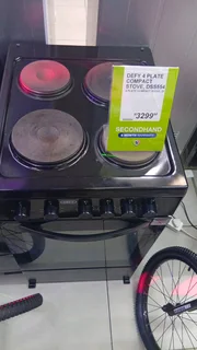 Defy 4 plate stove, compact DSS554