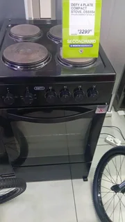 Defy 4 plate stove, compact DSS554