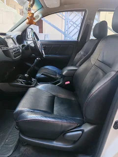 Toyota fortuner 2015 model 4x4 diesel price negotiable