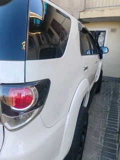 Toyota fortuner 2015 model 4x4 diesel price negotiable