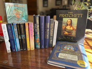 Terry Pratchett Collection