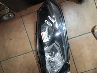 Polo7 head light 144 tsi