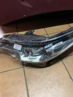 Toyota fortuner right headlight assembly