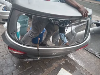 Suzuki S-Cross tailgate