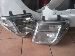 Nissan Navara head lights