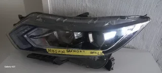 Nissan Qashqai 2nd generation left-hand headlight