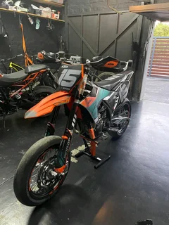 2023 KTM SMR 450 Supermotard