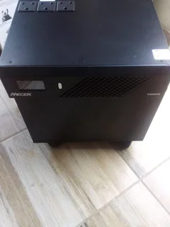 Mercer Inverter 720W with Battery Combo