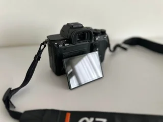 Sony Alpha a7R IV 61.0MP Mirrorless Camera + Sony FE 85mm F1.8 + Sony FE 24-70mm f2.8