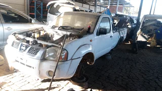 Nissan np300 stripping for spares