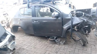 Chevrolet trailblazer 2.8 stripping for spares