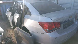 Chevrolet cruze lt 1.8 stripping for spares