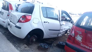 Renault Clio stripping for spares