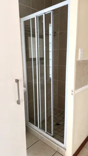 Cozy 1-Bedroom Flat with  Pool &amp; Garden Access – 5 min walk to the beach -Blouberg