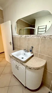 Sunny Room in Shared House – Blouberg, Close to the Beach