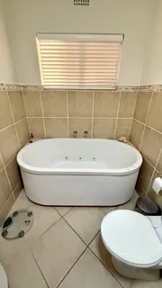 Sunny Room in Shared House – Blouberg, Close to the Beach