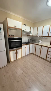 Sunny Room in Shared House – Blouberg, Close to the Beach