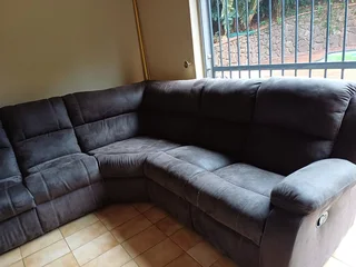 Corner unit recliner lounge suite