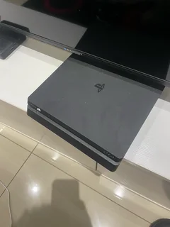 PS4slim two controllers and sim race combo deal