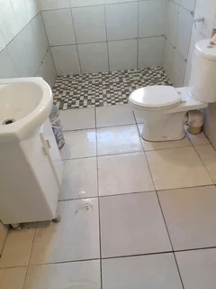 qualified Tiler