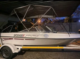 Fantasy ski boat