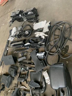 T9 ford ranger xlt stripping for spares