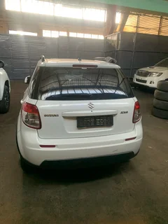 White 2012 Suzuki sx4 available for sale