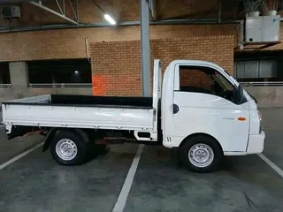Truck And Bakkies For Hire