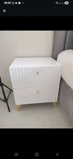 Headboards and sleighbeds