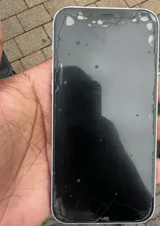 iPhone 12 – Excellent Condition, 64GB/128GB (Unlocked)