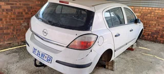 2007 Opel Astra Shell
