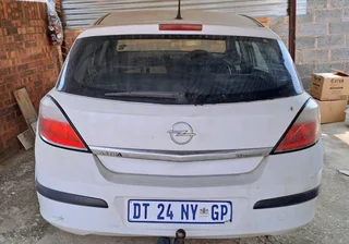 2007 Opel Astra Shell