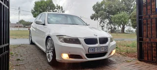 E90 BMW 3 Series 323i Exclusive Auto