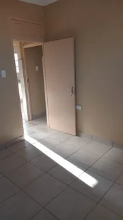 2 bedroom outbuilding for rent in montford Chatsworth