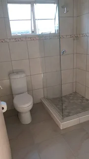 2 bedroom outbuilding for rent in montford Chatsworth