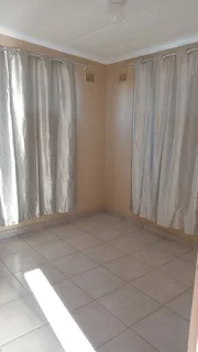 2 bedroom outbuilding for rent in montford Chatsworth
