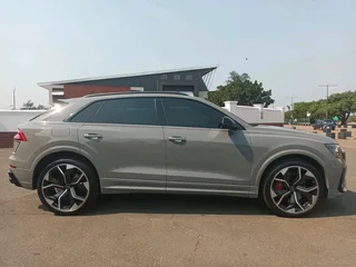 2022 Audi Q8 RS Quatro