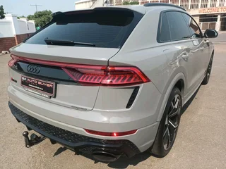 2022 Audi Q8 RS Quatro