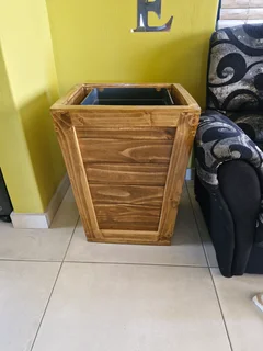 SOLID WOODEN TAPERED PLANTER