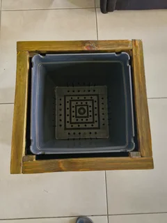 SOLID WOODEN COLOUR SATURATED PLANTER