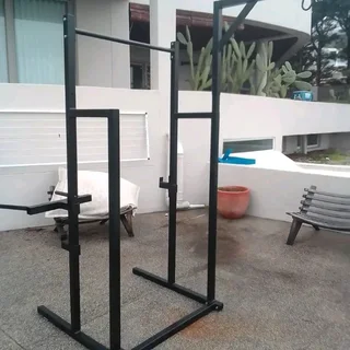 Supreme freestanding heavy-duty squat rack set up