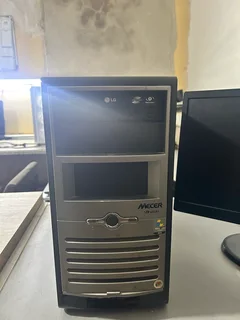 4th gen i7 desktop with 19” monitor