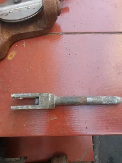 Various ade 352,366 engine brackets for sale