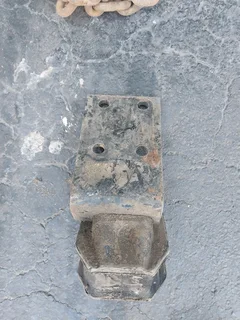 Various ade 352,366 engine brackets for sale