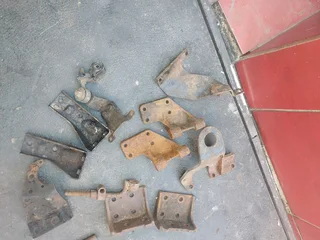 Various ade 352,366 engine brackets for sale
