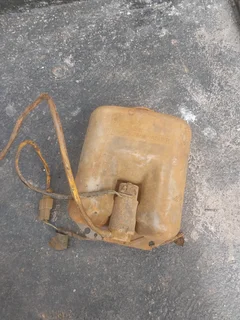Toyota Hilux hips wiper washer bottle with pump