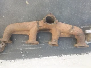 Mercedes 352 non turbo exhaust manifold for non used