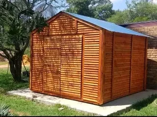 Lilian and Collins storage Wendy house