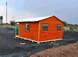 Lilian and Collins storage Wendy house